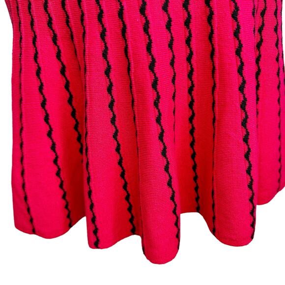 Nina Leonard Striped Sleeveless Sweater Dress Tulip Hem Lightweight Red Black S - Picture 6 of 13